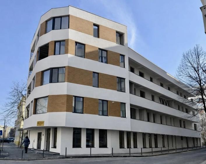 Apartament cu 3 camere semidecomandat, mobilat în Ferdinand