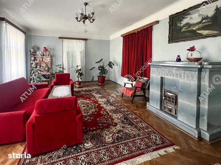 Apartament cu 4 camere decomandat în Central