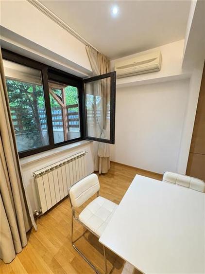Apartament cu 3 camere decomandat, mobilat în Șoseaua Nordului