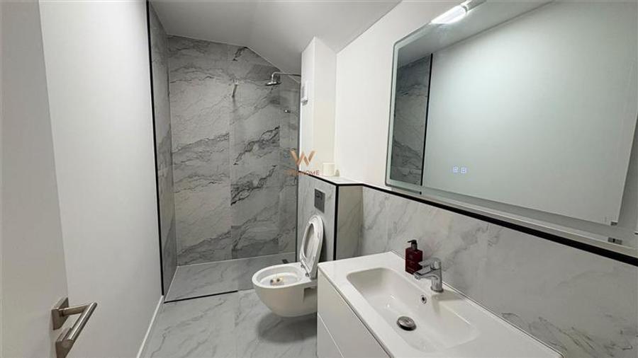 Apartament cu 3 camere decomandat în Exterior Vest