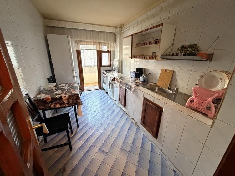 Apartament cu 2 camere decomandat în Exterior Vest
