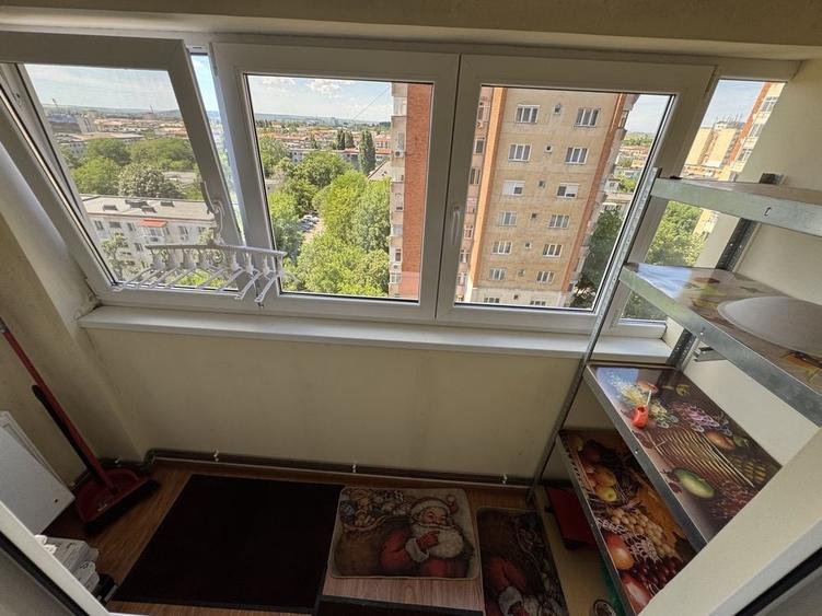 Apartament cu 2 camere semidecomandat în Craiovița Nouă