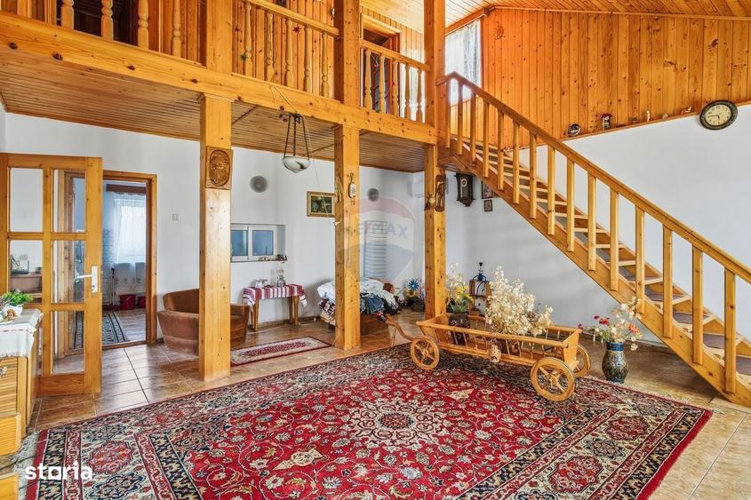 Casă cu 4 camere în Pietrăria