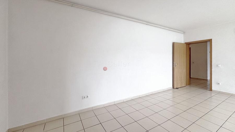 Apartament cu 3 camere decomandat în Avantgarden