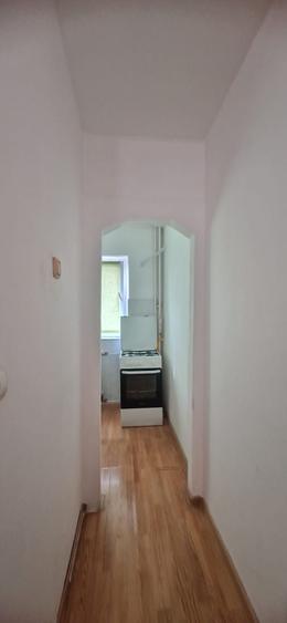 Garsonieră decomandată în Sud