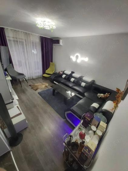 Apartament cu 3 camere decomandat în Metalurgiei