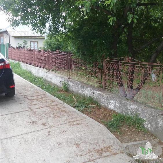 Casă individuală cu 3 camere cu Teren 3100 Mp în Poșta