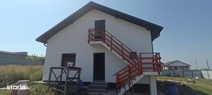 Casă cu 4 camere în Florești