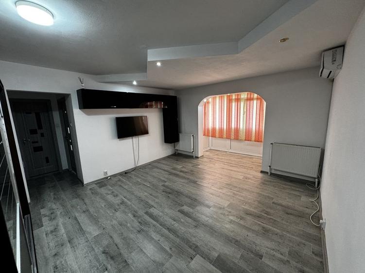 Apartament cu 2 camere semidecomandat în Unirii Sud