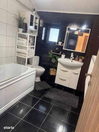 Casă cu 4 camere cu Teren 223 Mp în Domnești