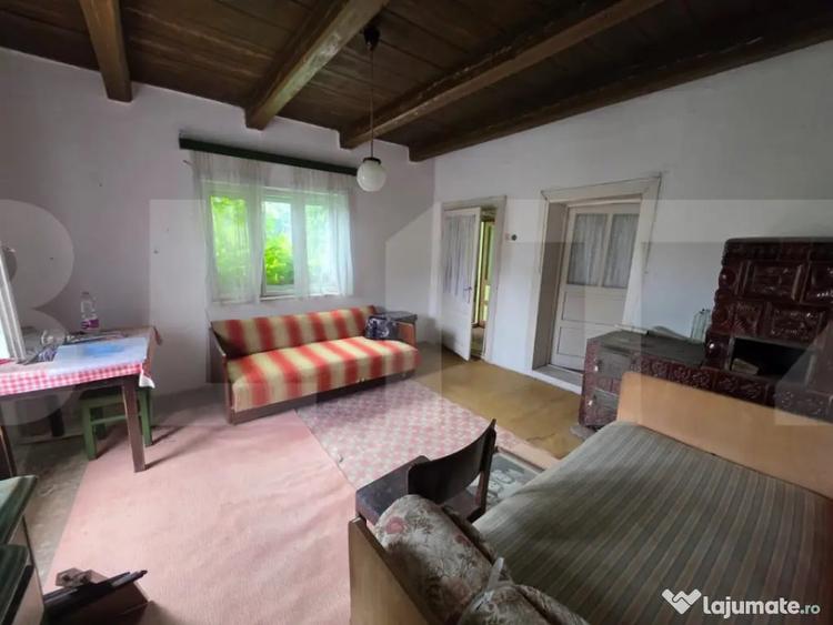 Casă cu 2 camere cu Teren 364 Mp în Angheluș