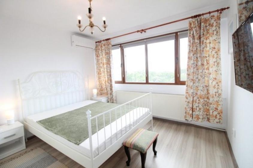 Apartament cu 2 camere decomandat, mobilat în Eroii Revoluției
