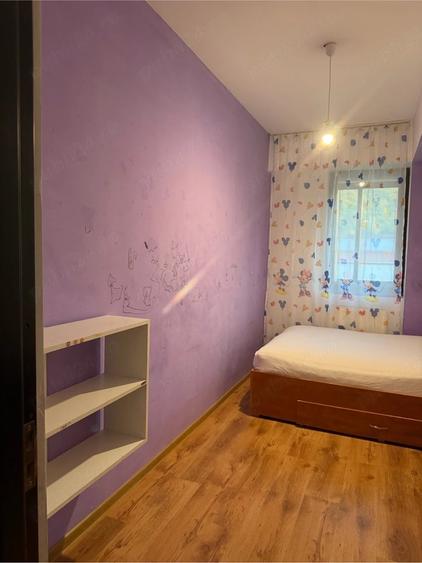 Apartament cu 3 camere decomandat în Florești