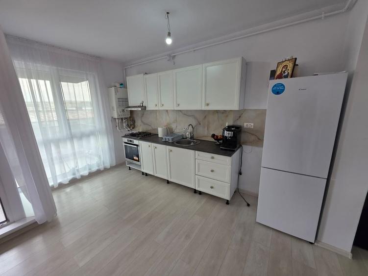 Apartament cu 3 camere decomandat, mobilat în Baicului