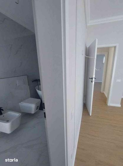 Casă cu 4 camere cu Teren 400 Mp în Central