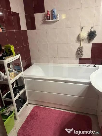 Apartament cu 3 camere decomandat în Central