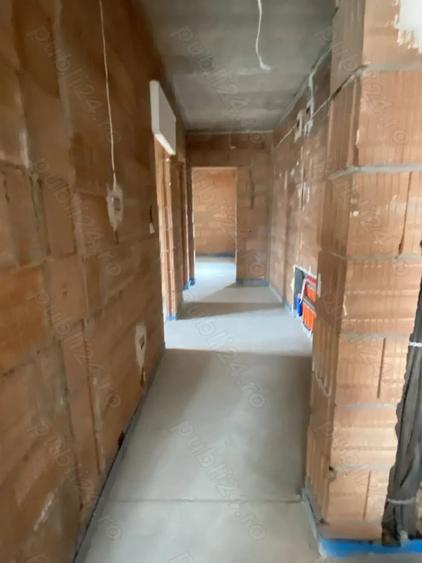 Zona Braytim, BLOC NOU, apartament 3 camere decomandat, etaj 1, 70 mp utili, pre? 2100 euro mp - 14