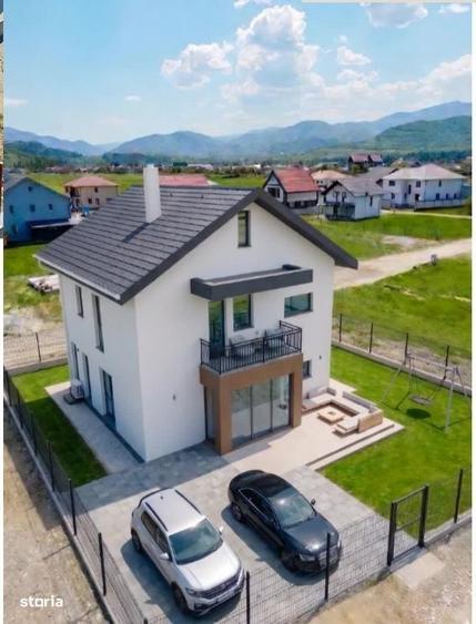 Casă cu 4 camere în Central