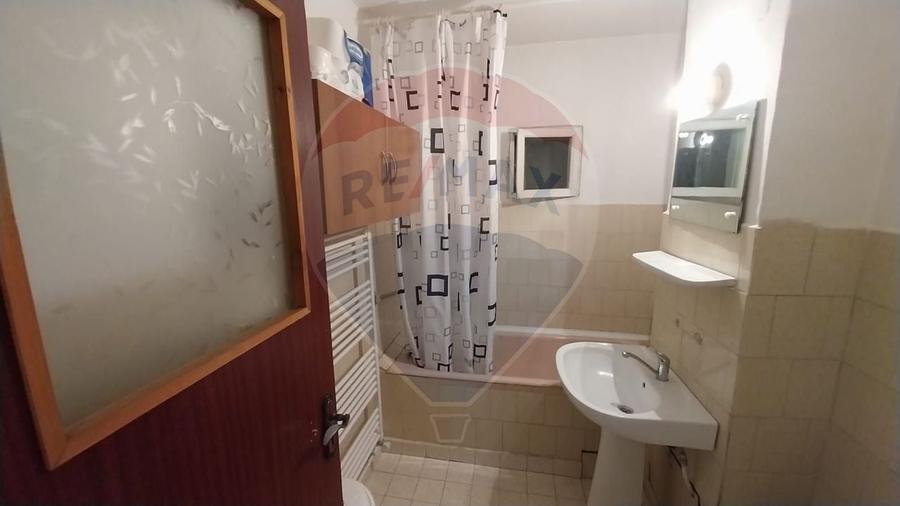 Apartament cu 3 camere decomandat, mobilat în Lăpuș