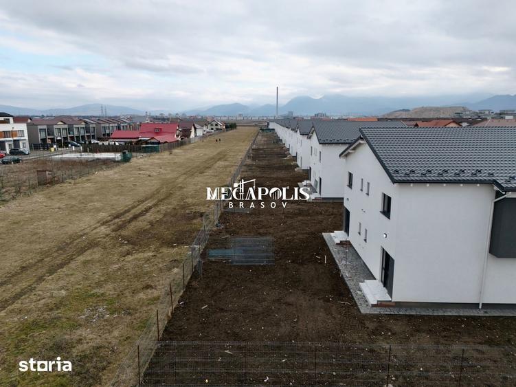 Casă cu 4 camere cu Teren 300 Mp în Central