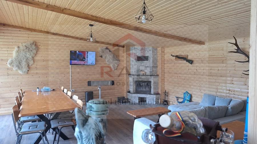 Casă individuală cu 5 camere cu Canalizare în Rucăr