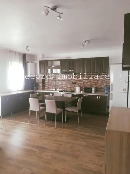 Apartament 3 camere zona Parcul Poligon Floresti - 1