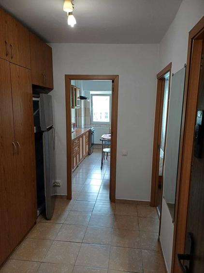 Garsonieră decomandată în Costin Georgian