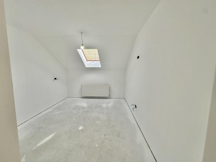 Casă individuală cu 5 camere cu Canalizare în Hălchiu