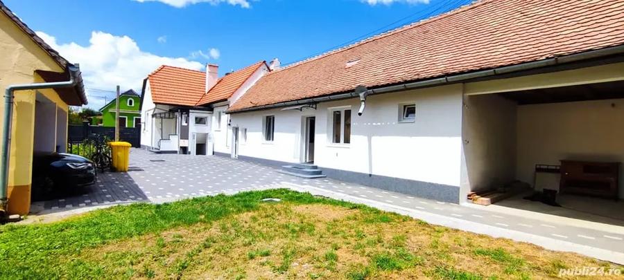 Casă cu 5 camere în Cristian