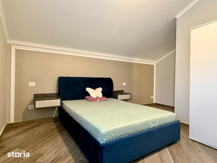 Casă cu 6 camere cu Teren 674 Mp în Delfinariu