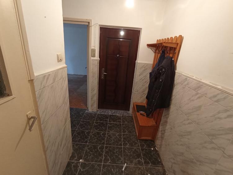 Garsonieră decomandată în Nicolina