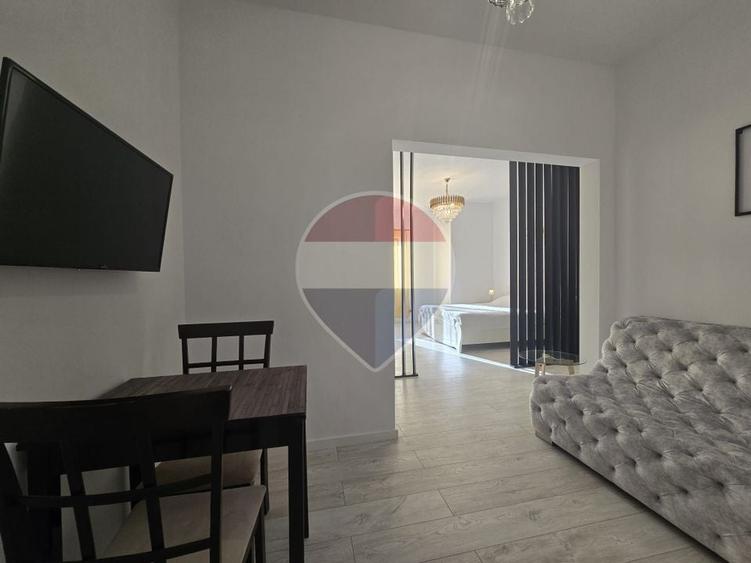 Apartament cu 2 camere decomandat, mobilat în Central