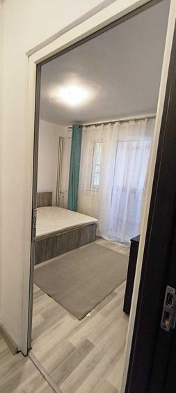 Apartament cu 2 camere semidecomandat în Tei