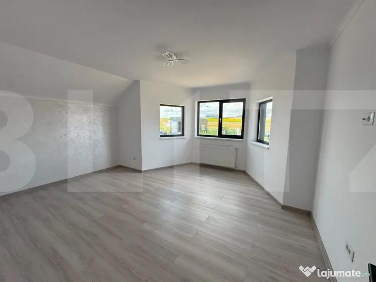 Casă cu 4 camere cu Teren 1000 Mp în Băiceni