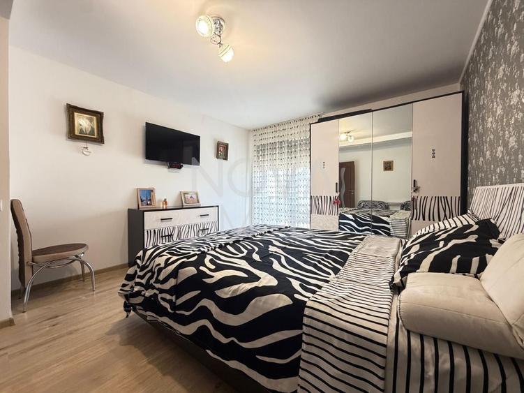 Duplex cu 4 camere cu Canalizare în Periferie