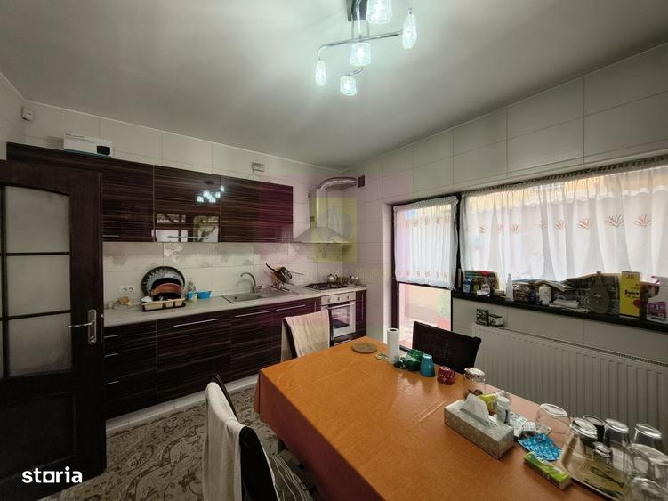 Casă cu 4 camere în Afumați