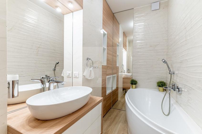 Apartament cu 4 camere semidecomandat, mobilat în Plopilor
