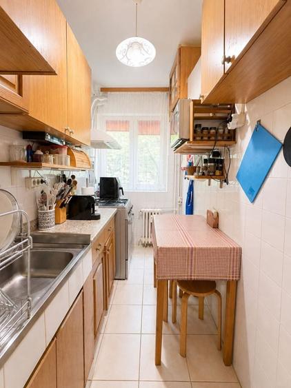 Apartament cu 3 camere semidecomandat în Circumvalațiunii