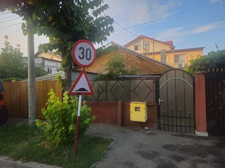 Casă cu 5 camere cu Teren 130 Mp în Central