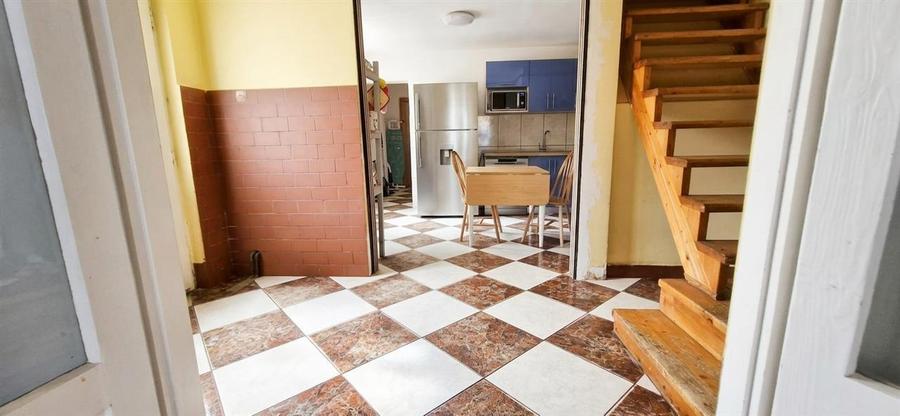 Casă cu 4 camere cu Teren 300 Mp în Central