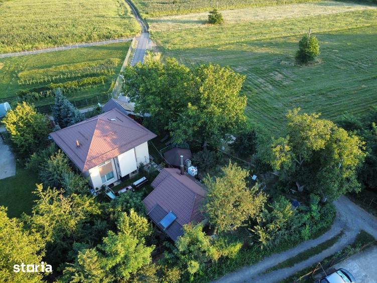 Casă cu 4 camere cu Teren 1000 Mp în Bănești