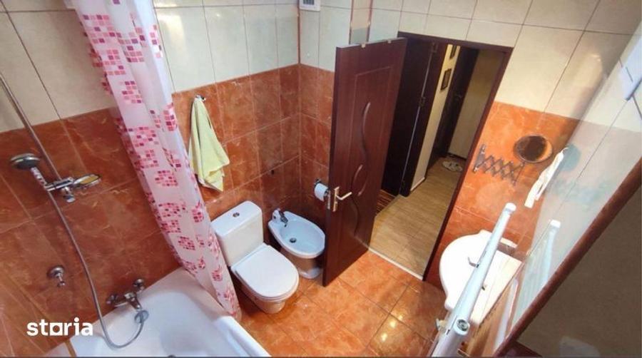 Apartament cu 3 camere decomandat, mobilat în Dacia