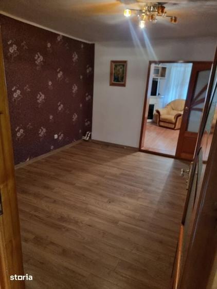 Casă cu 6 camere cu Teren 1724 Mp în Adâncata