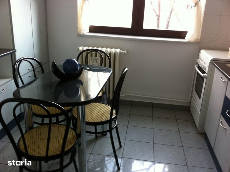 Apartament cu 2 camere semidecomandat în Giulești