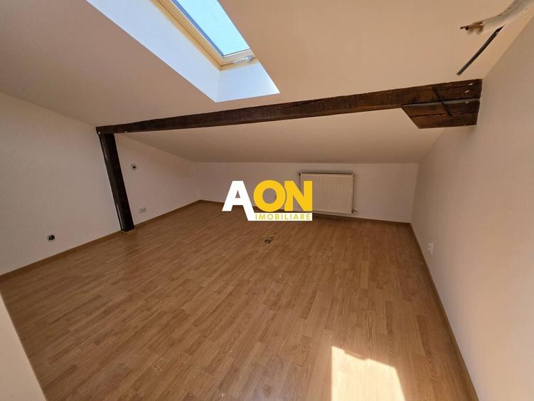 Apartament cu 5 camere decomandat în Cetate