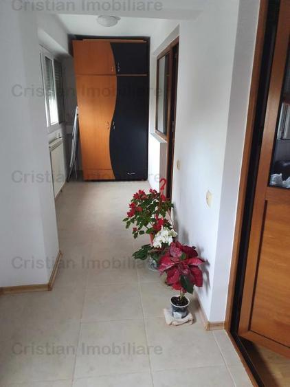 Apartament cu 3 camere decomandat în Călărași
