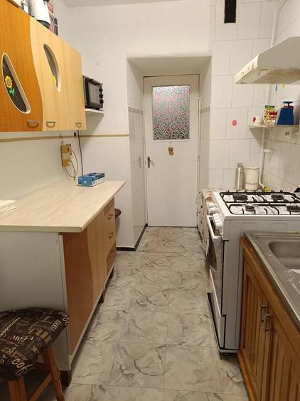 Apartament cu 3 camere semidecomandat în Zimbru