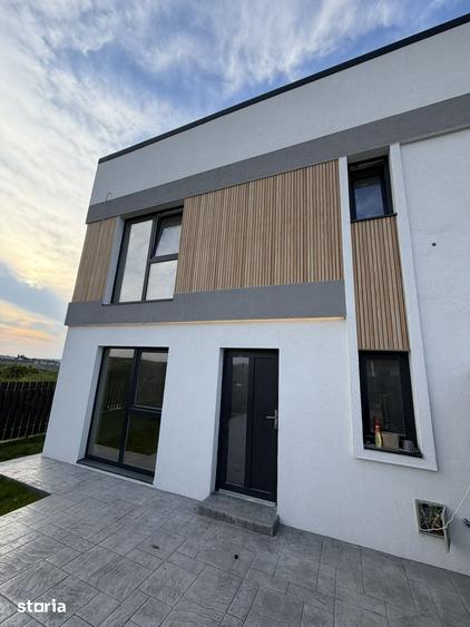 Casă cu 4 camere decomandat cu Teren 226 Mp în Bucium
