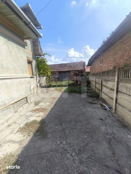 Casă cu 3 camere cu Teren 3900 Mp în Central