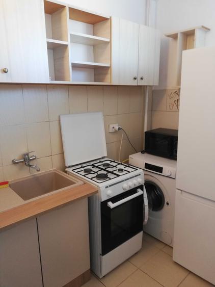 Garsonieră decomandată în Podul de Piatră